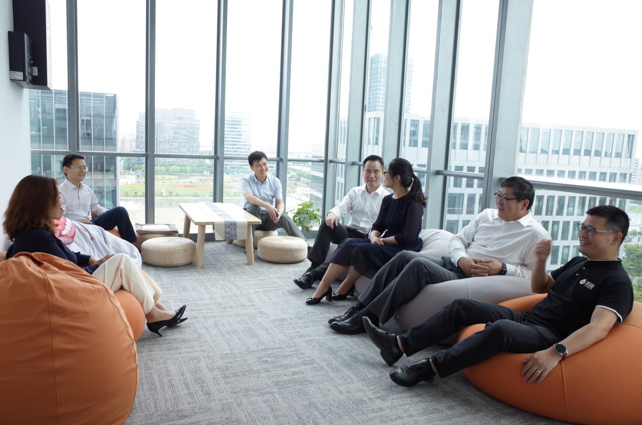 Li Junwei explains Kaiyin office design concept